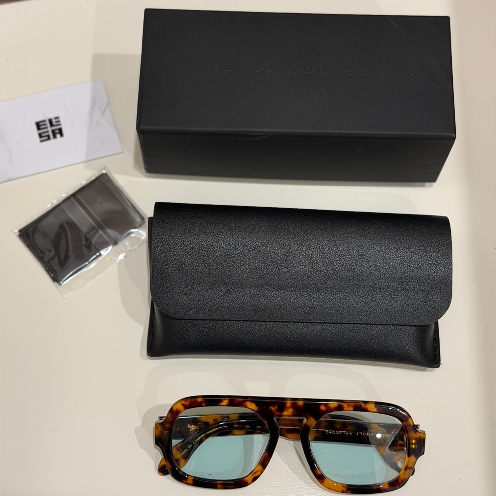 Elisa Johnson Jane in Brown Tortoise Min Green Lens Sunglasses